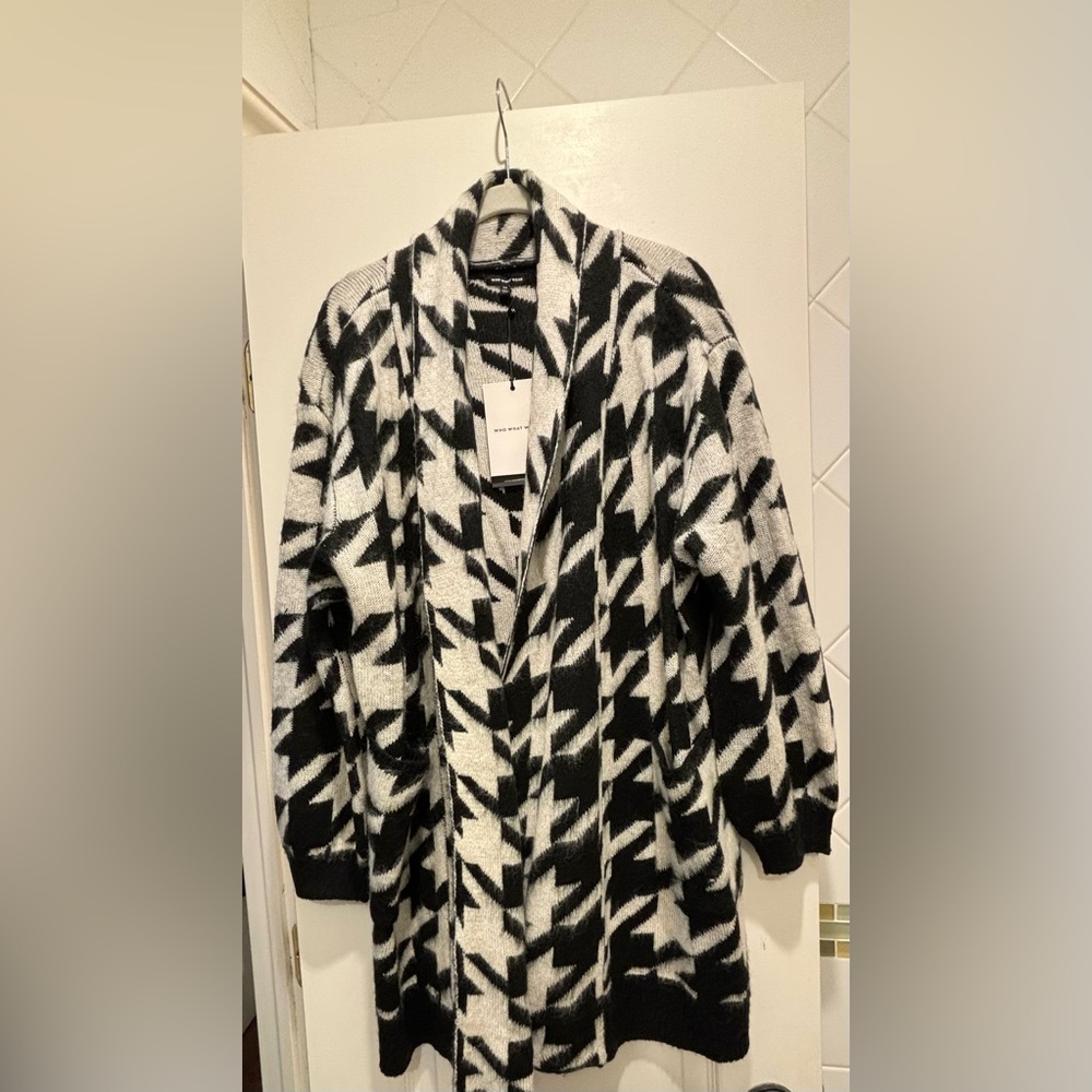 NWT Who What Where Black and White Patterned Cardigan M